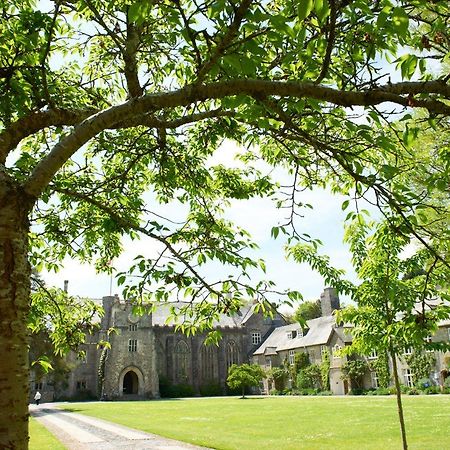 Dartington Hall Bed & Breakfast Totnes Exterior foto